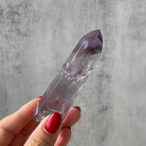 ブラジル・コルデイロス産 パープルファントムアメジスト｜研磨ポイント・一点もの