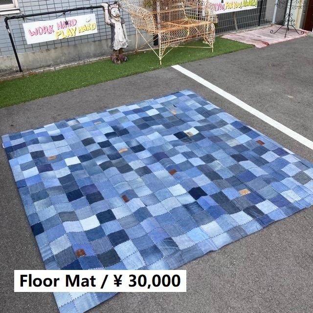 TOPANGA Homefurnishing　リサイクルデニム＆レザーパッチラグマット　200×200cm　フロアマット コットン　三人掛けソファ