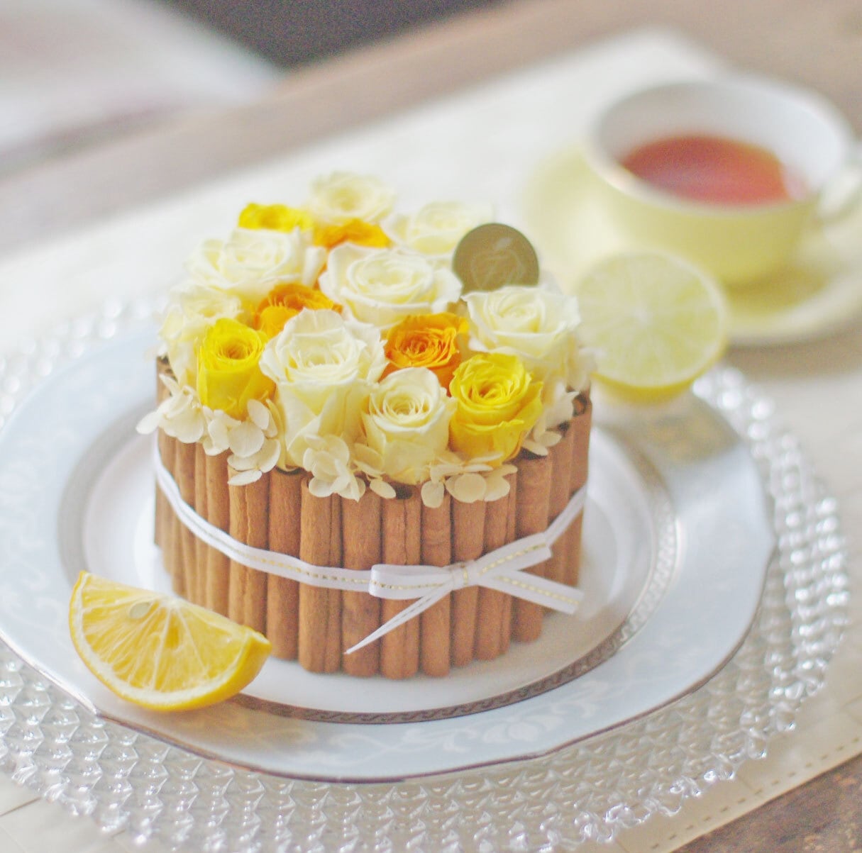 シャルロット シトラスイエロー プリザーブドフラワーケーキ【名入れ
