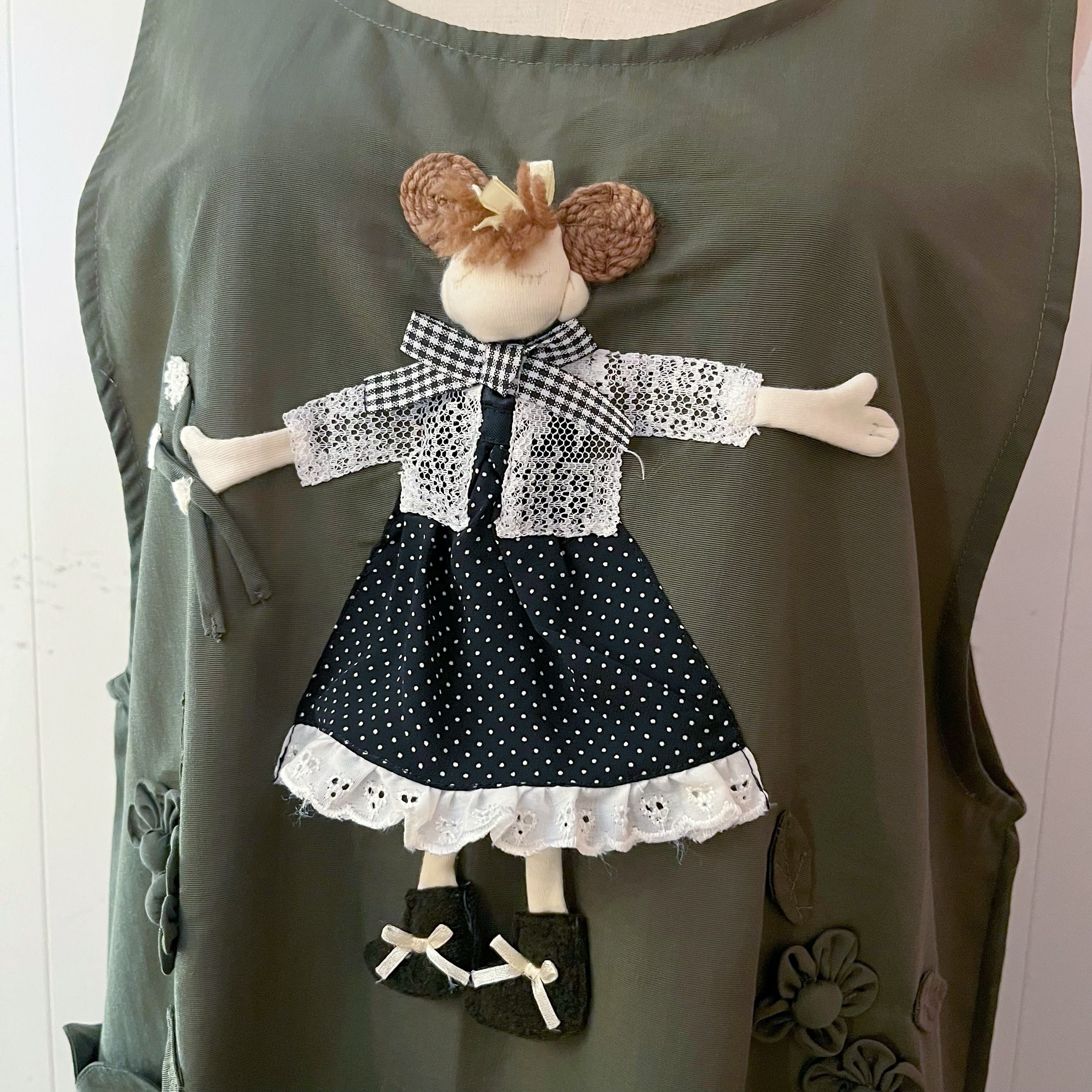 doll applique khaki jumper skirt