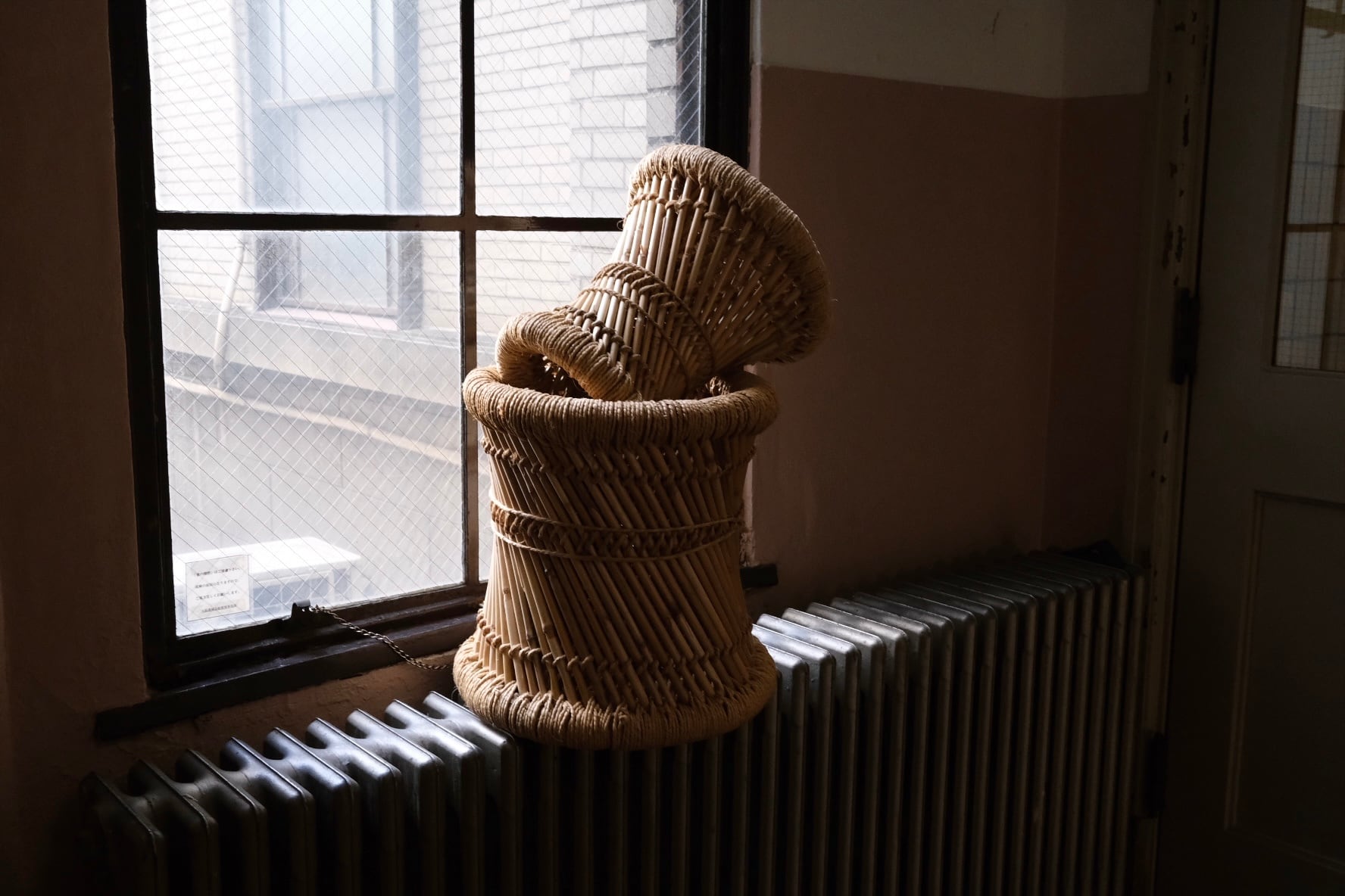 倉敷民藝館にも展示されている 「インドの民藝スツール」 大・小セット