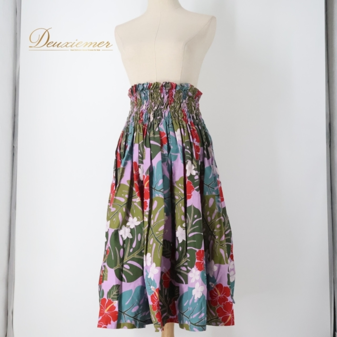 フラダンス 衣装 パウスカート パープル系 モンステラ柄 プルメリア柄 ハイビスカス柄 ハワイアンプリント アロハ フラ ダンス レッスン 練習 華やか 鮮やか カラフル かわいい おしゃれ シングル スカート カーキ系 グリーン系 レッド系 ブルー系 ホワイト系 紫 緑 赤 白 水色 フラダンス衣装 おしゃれスカート 練習着 ハワイアンファッション 軽やか 大人可愛い ギャザー スカート プルメリア モンステラ ハイビスカス カラフル