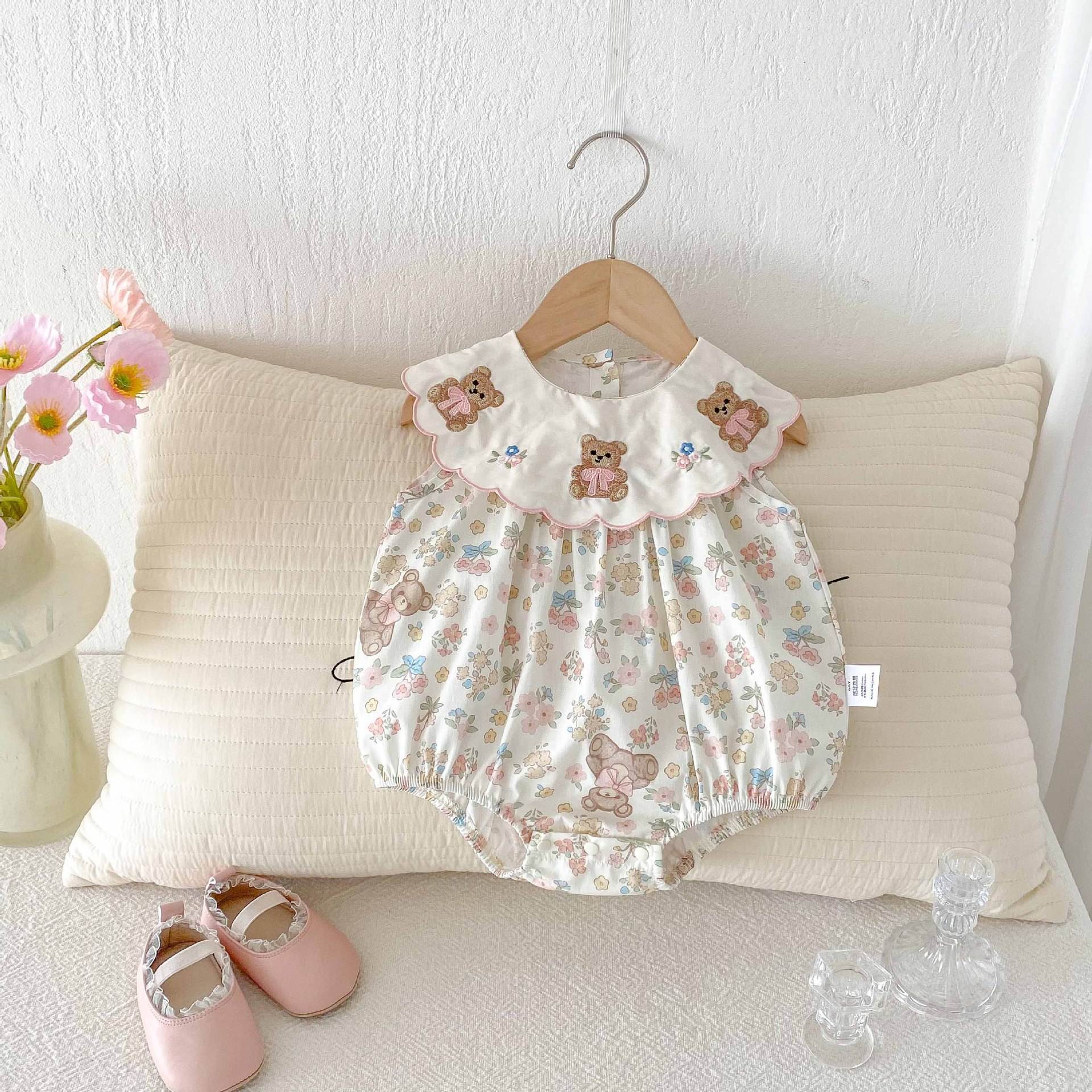 くま＆フラワーロンパース