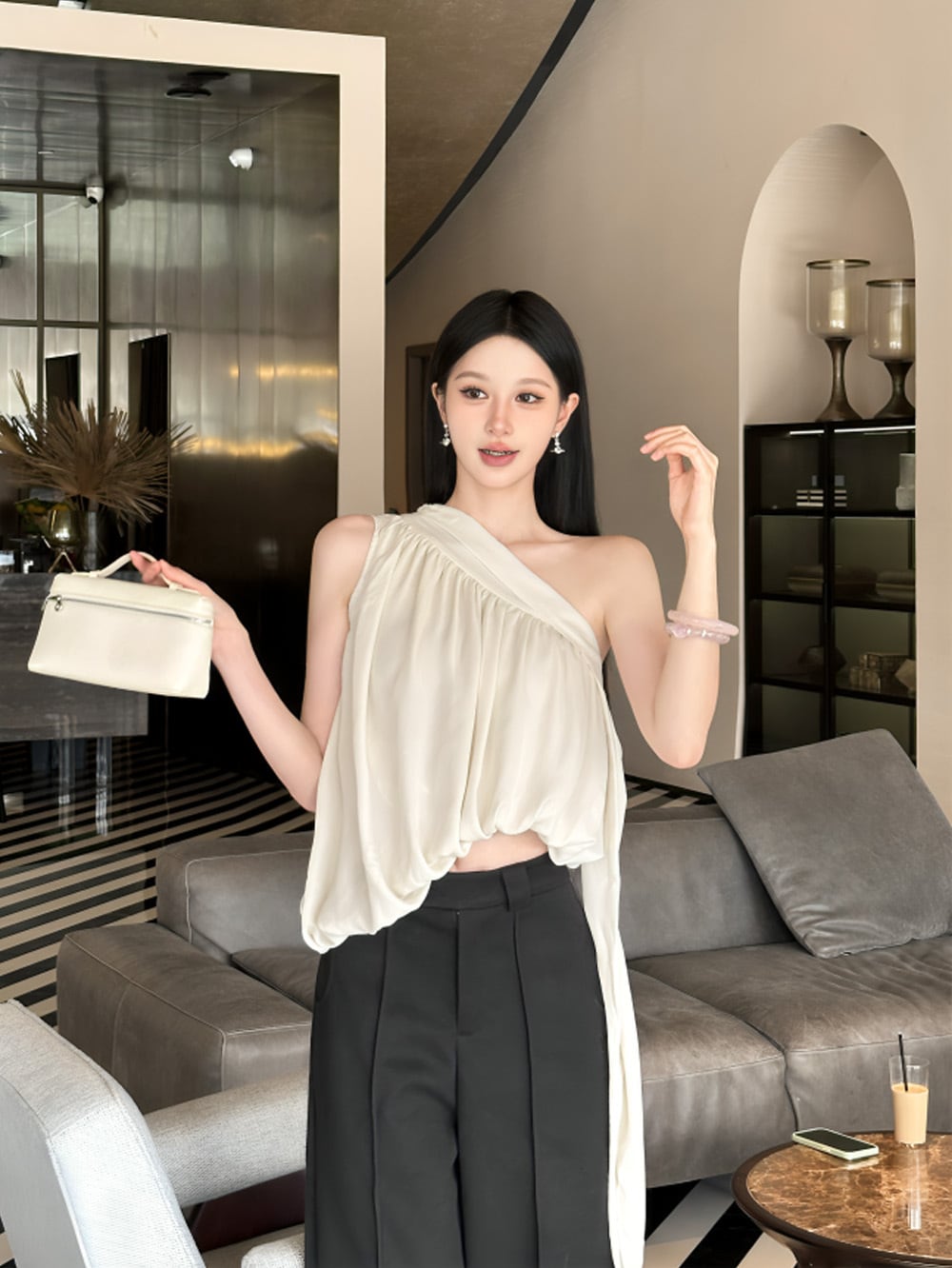 ワンショルダーリボンタイシフォントップス