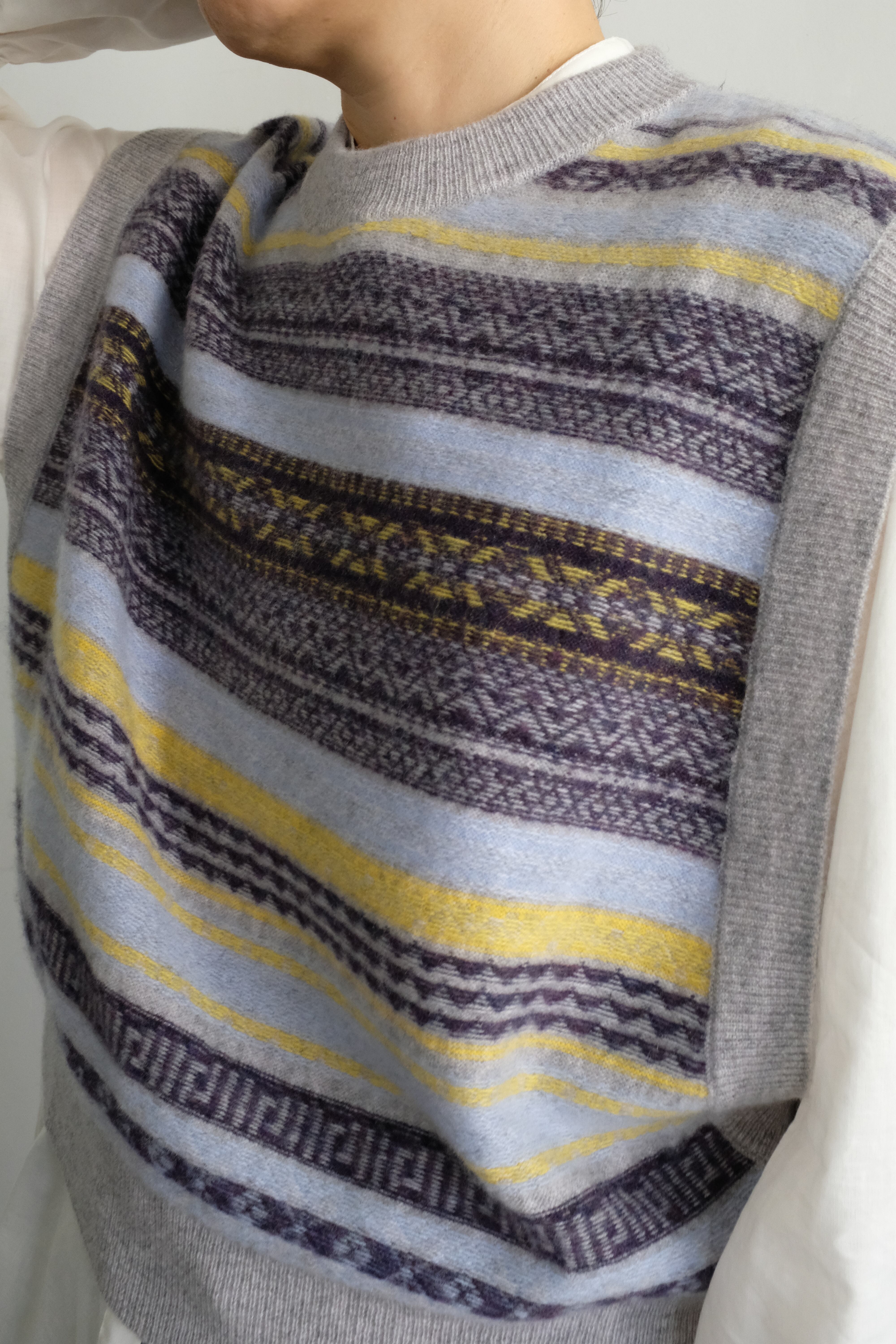 BISOWN] CASHMERE FAIRSLE SHORTVEST / GRAY MIX | YES-姫路の美容院と