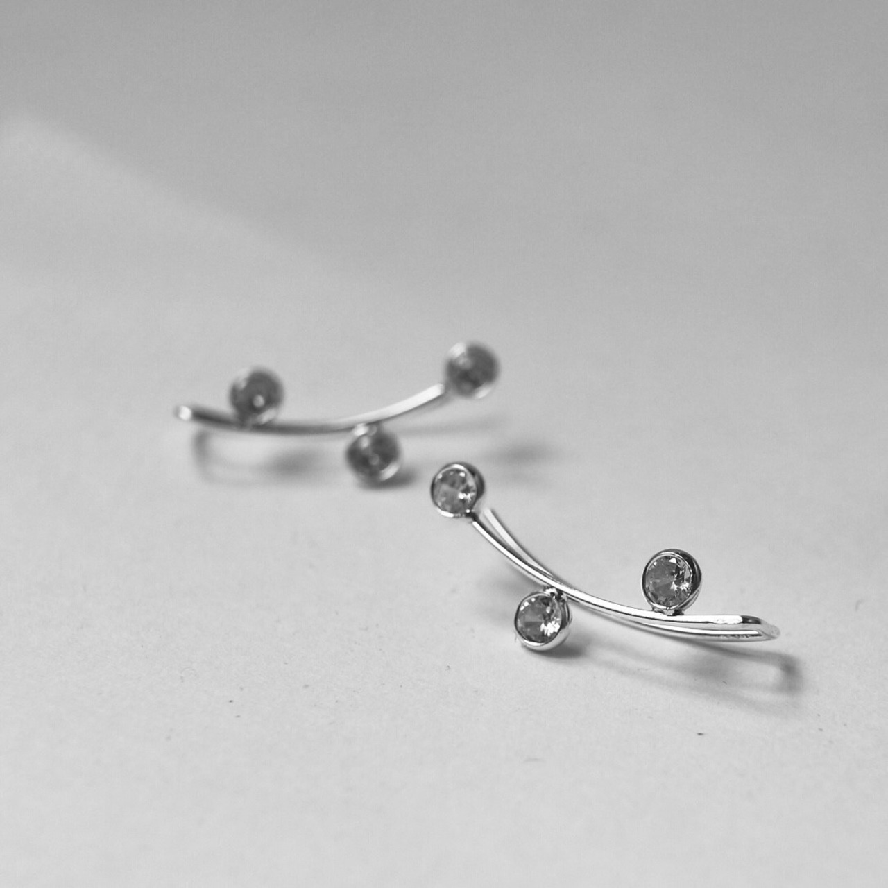 s925 くすみストーンのシルバーイヤーカフ