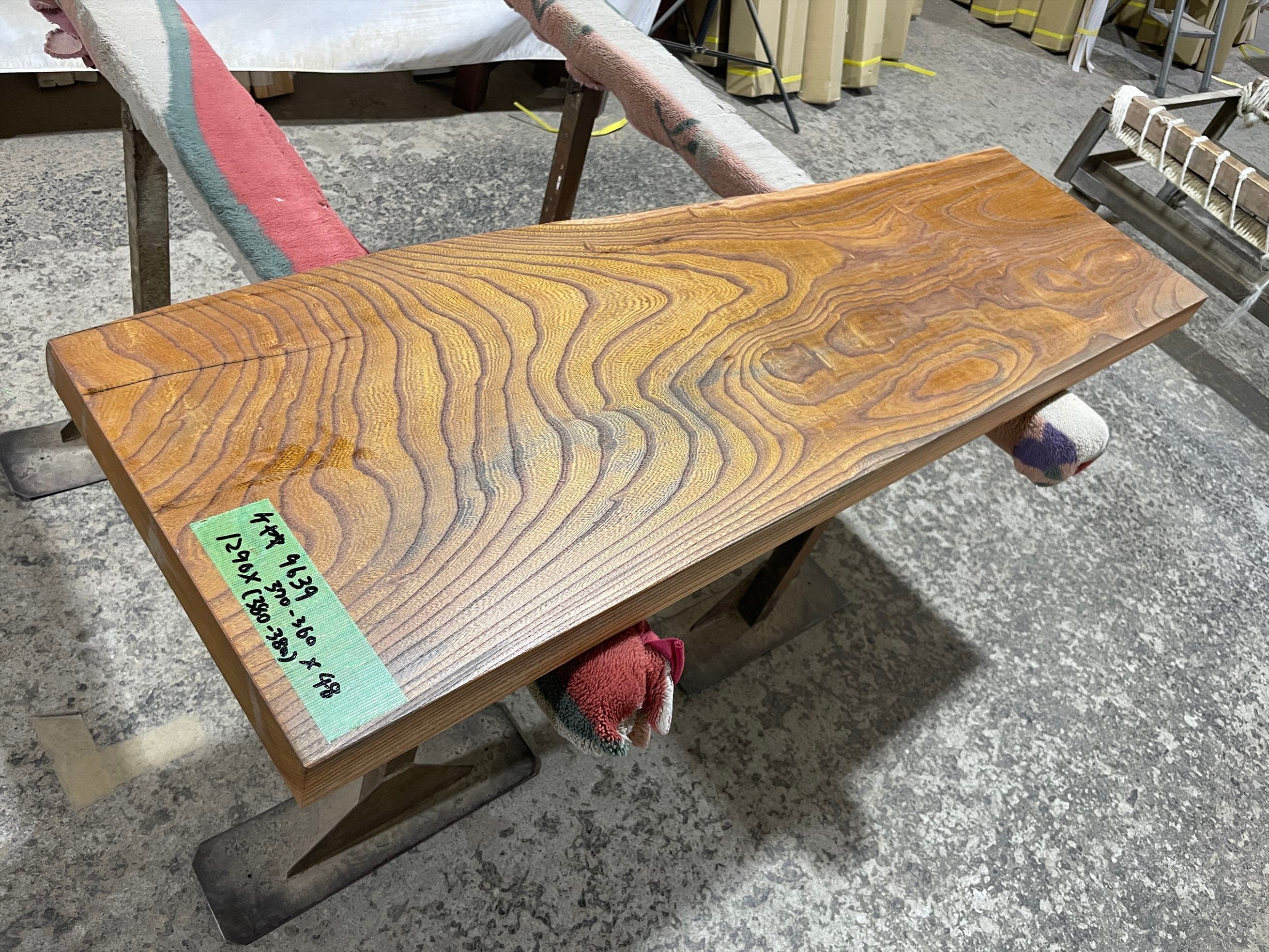 ケヤキ無垢材のテーブル ケヤキ9639 欅 一枚板無垢 乾燥材 1290x370-360x48mm ローテーブル