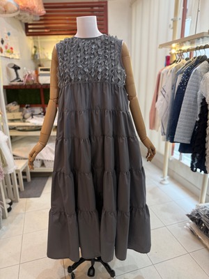 ¥9900ティアードフリルワンピース/グレー