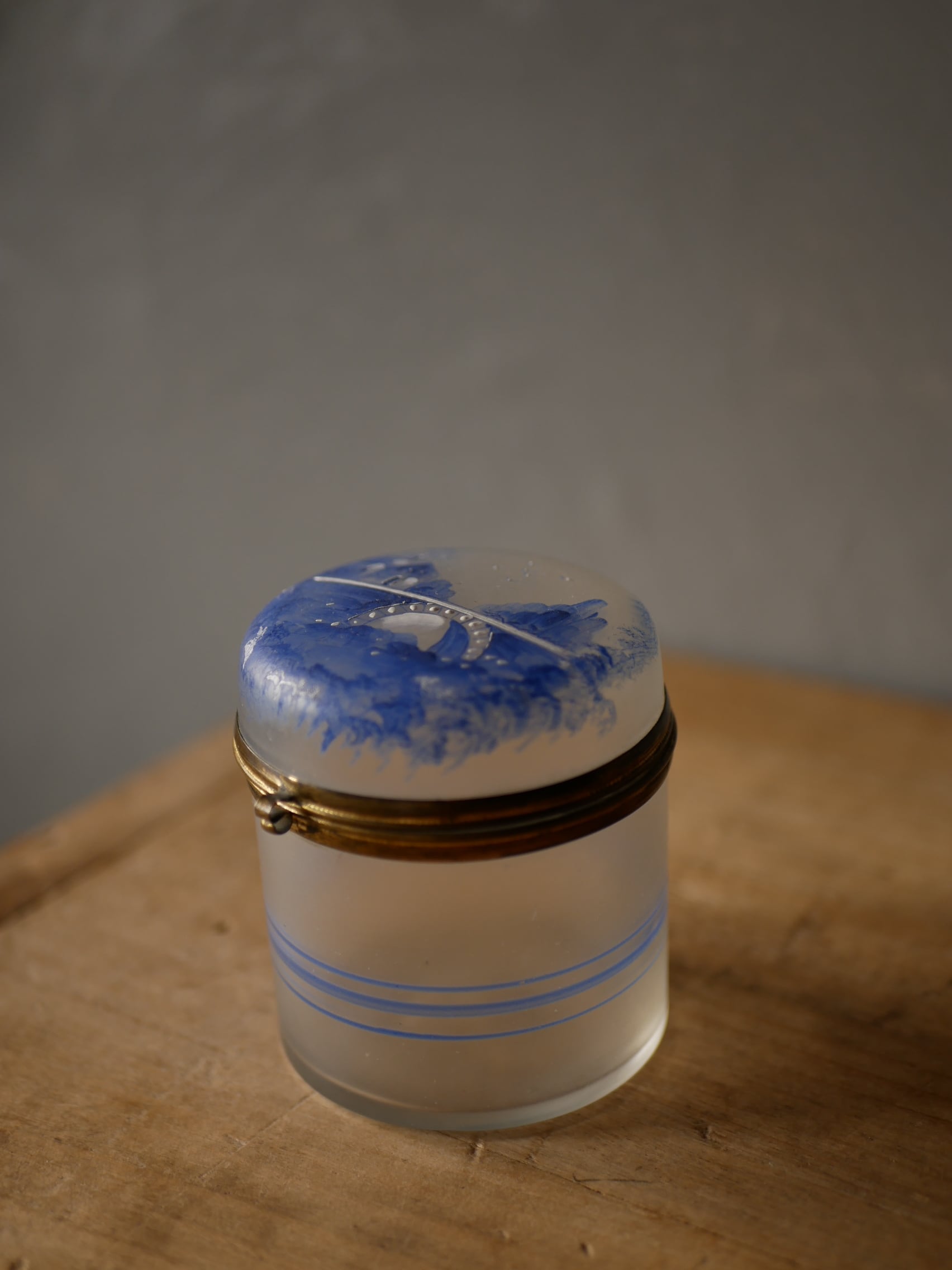 筒状のボンボニエールフランスアンティークブロカントのある暮らし