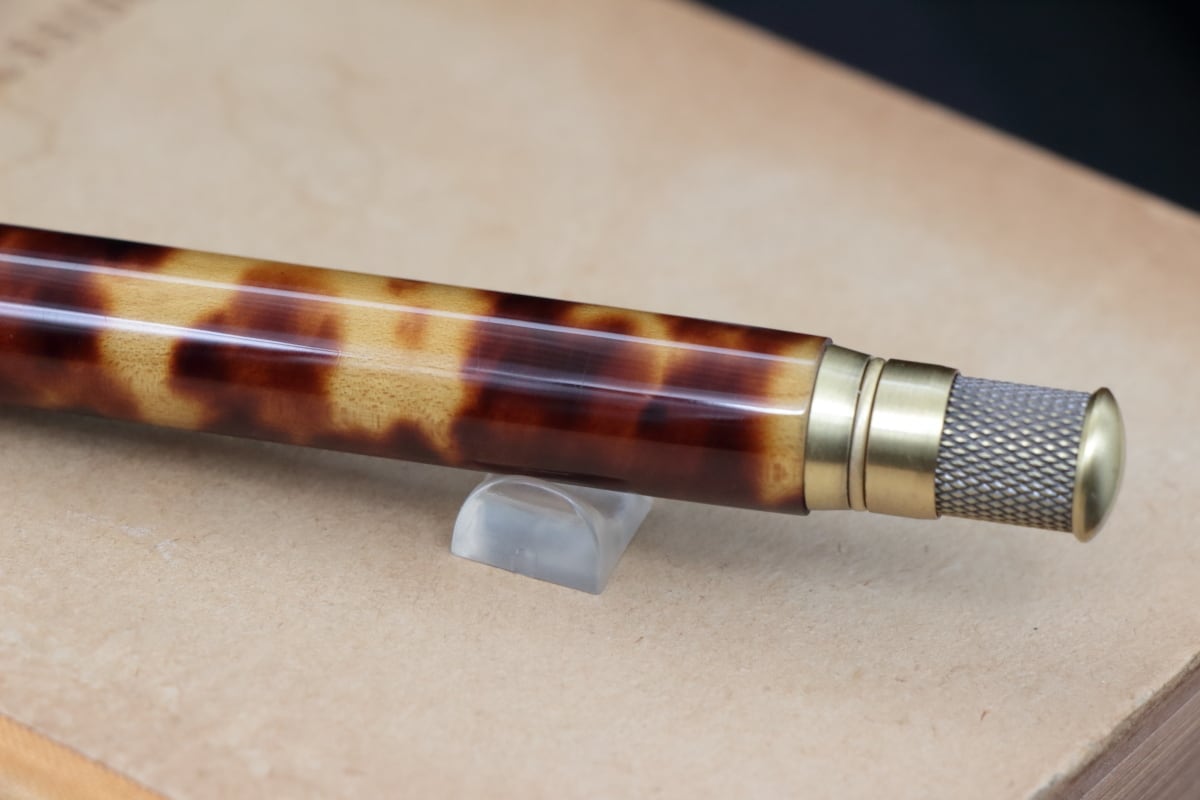 至高の素材 伝統工芸 長崎べっ甲・Alchymia Antique」木軸ボールペン