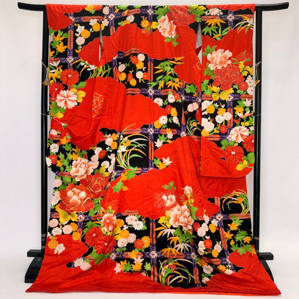本振袖 引き振袖 赤 黒 正絹 花柄 古典 刺繍 結婚式 裄65.2cm 身丈185cm 花嫁衣装 Mサイズ 6291