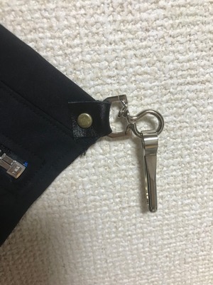 UNFINISHEDボンテージパンツ前掛けバムフラップ