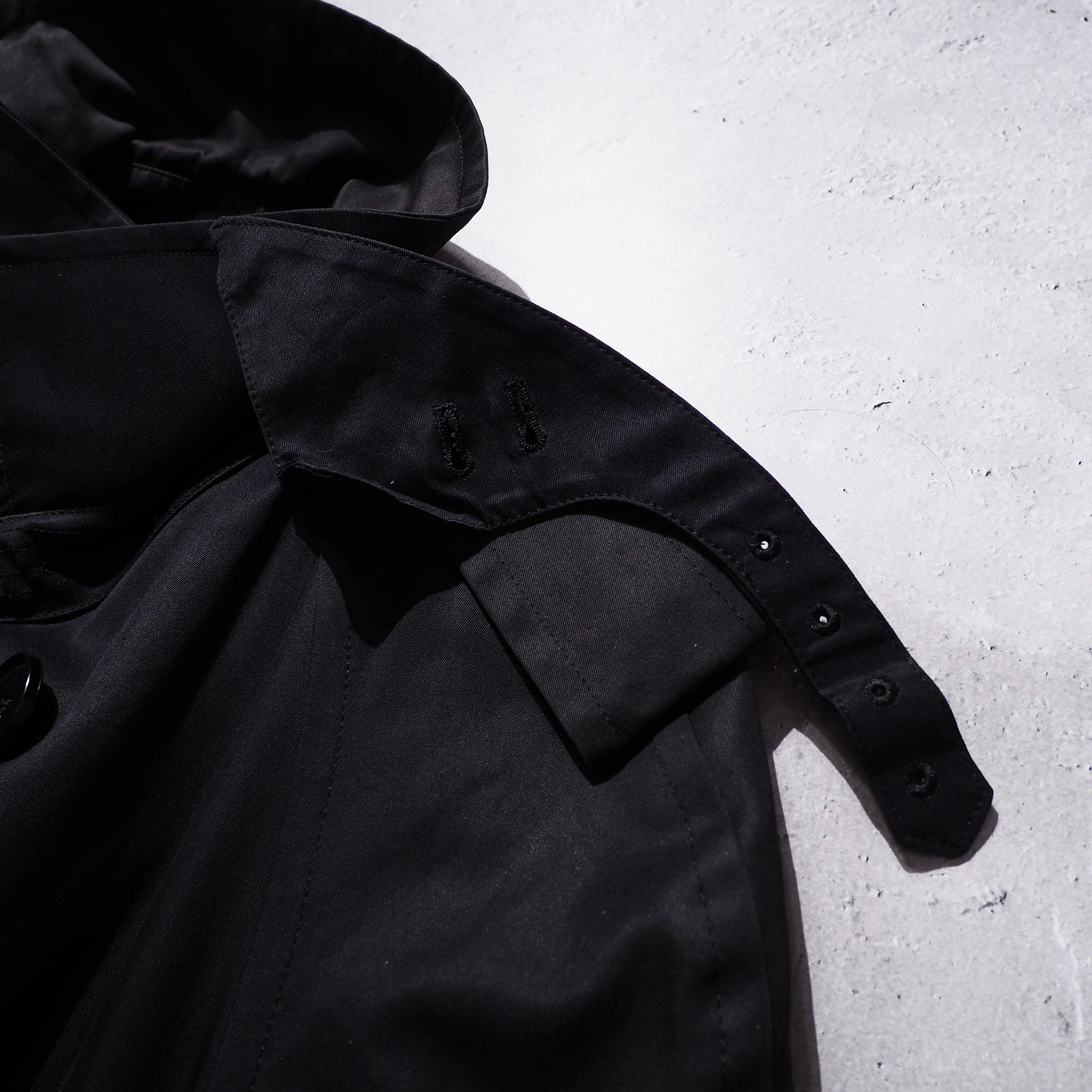 完品 ” Old Pierre cardin ” Beautiful silhouett Black mode vintage trench coat