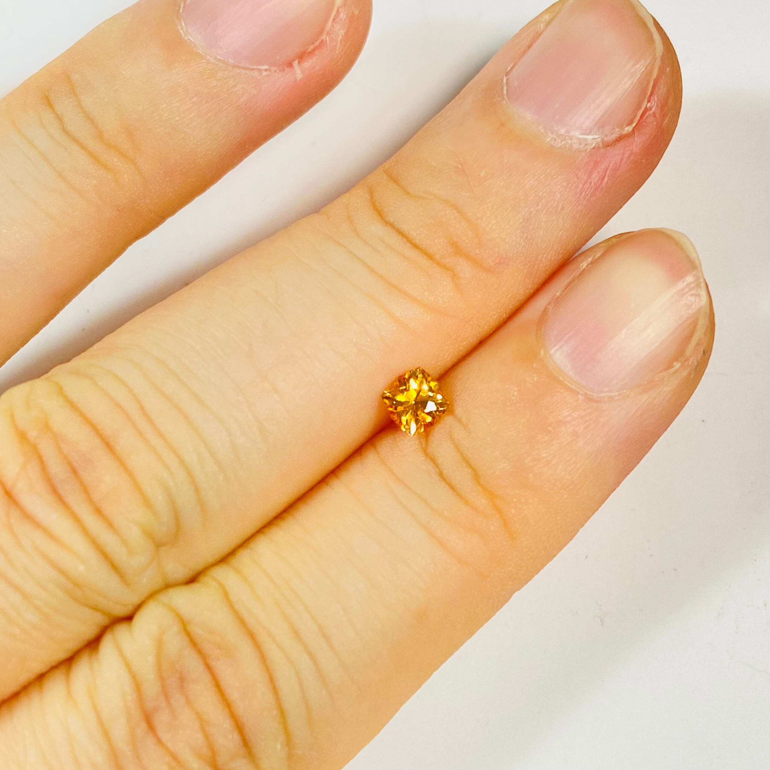 鮮やかで可愛らしいモンタナサファイア