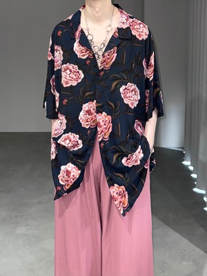 flower open collar loose shirt / navy × pink