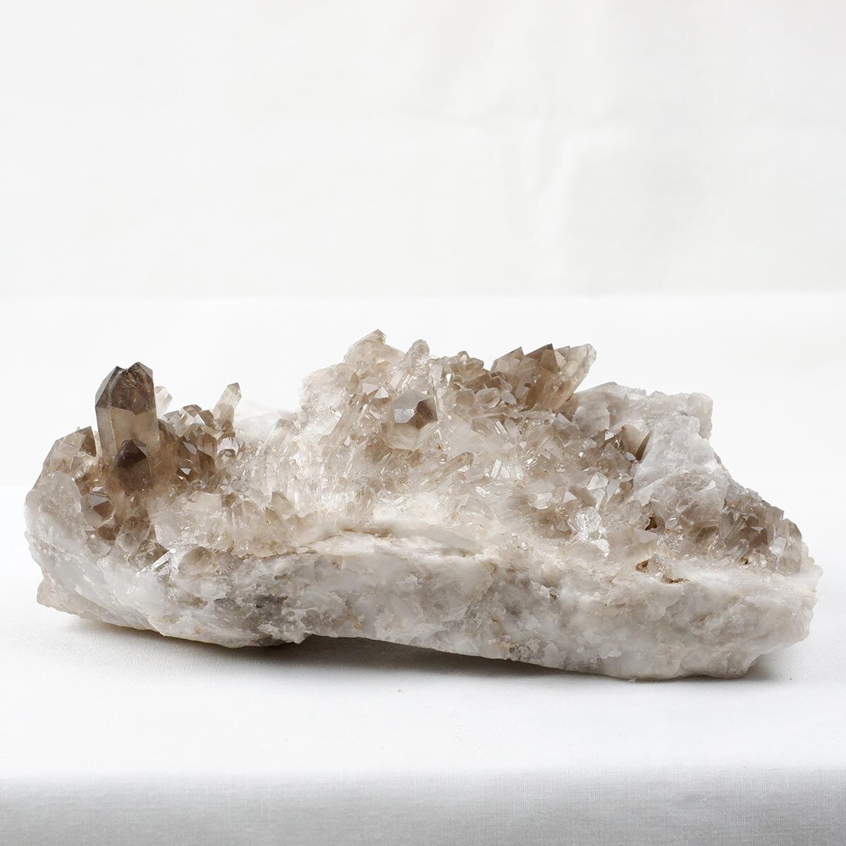 スモーキークォーツ クラスター ブラジル産 スモーキークォーツ 煙水晶 原石 一点物 282-727