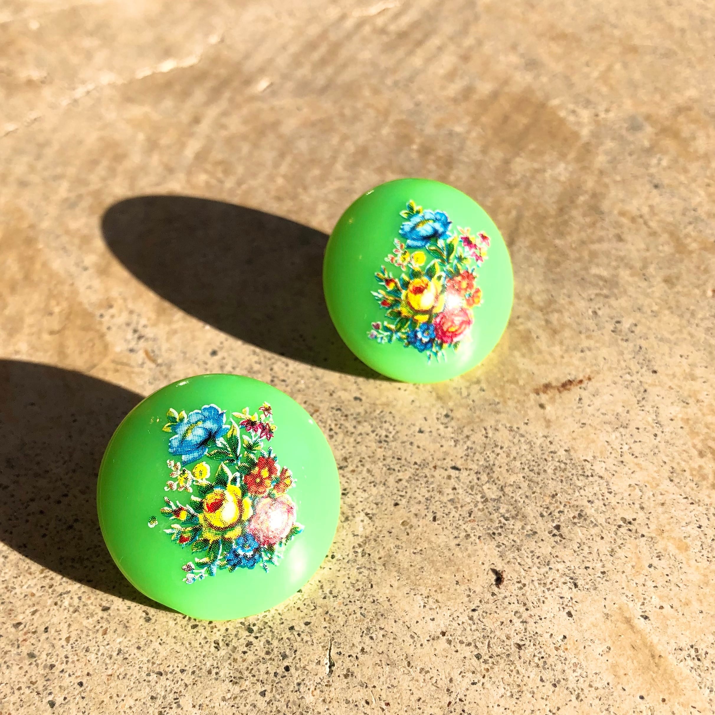 再販5　ツイード　ケミカルレース　ボタン　カボション　ピアス　イヤリング　緑 vintage accessory カボションピアス カボションイヤリング | HACCI
