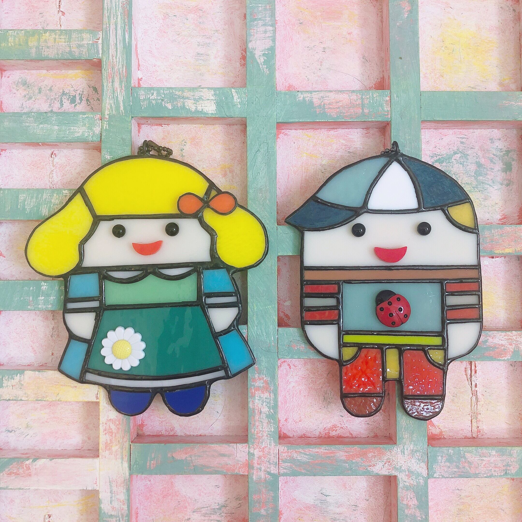 男の子と女の子ステンドグラスの壁掛け | mocorin
