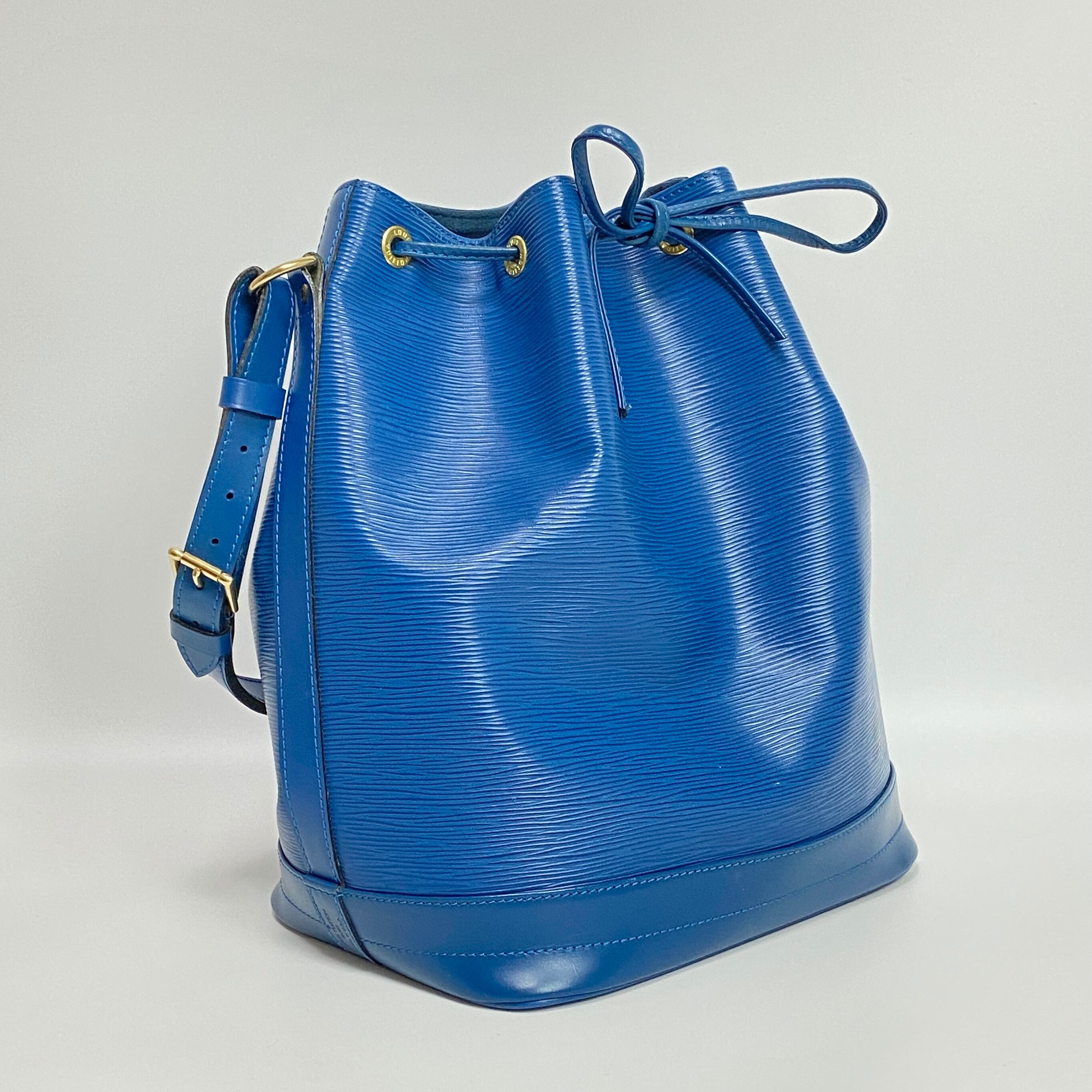 バッグ、財布セット！！ルイヴィトン　エピ　青　ブルー　巾着　ショルダーバッグ