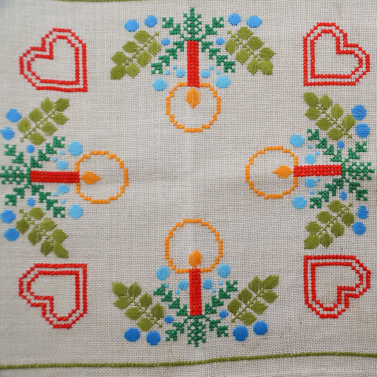 スウェーデン 刺繍クロス【キャンドル＆ハート】 | Anneli folkcraft