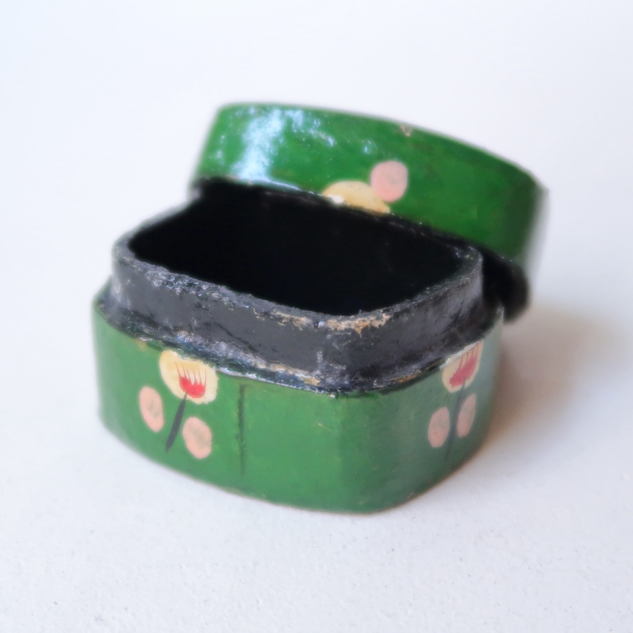 お花のペイントの小箱