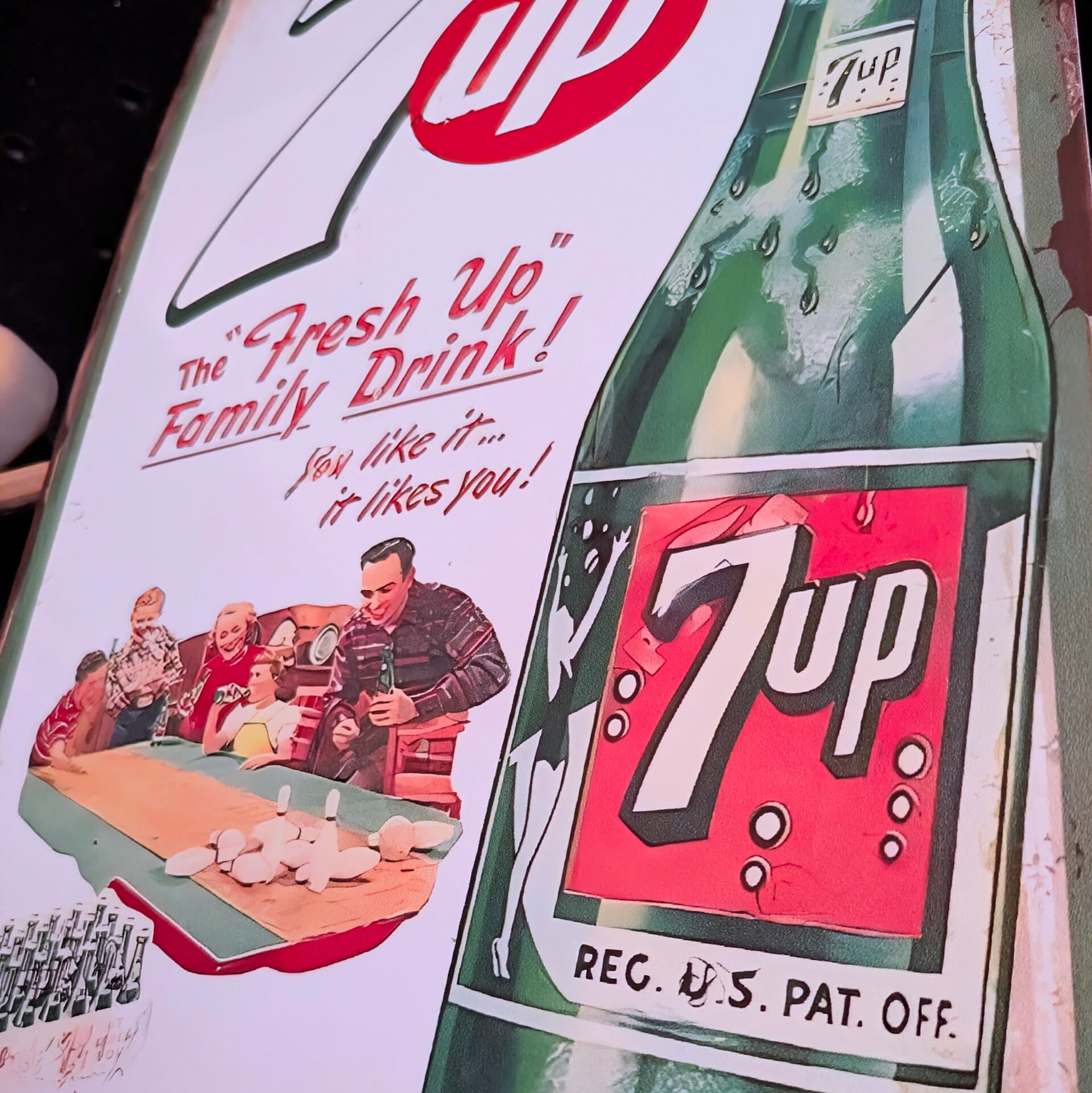 送料無料！ちょうどいいブリキ看板 【 7UP ( セブンアップ ) 】 METAL SIGN / メタルサイン / ブリキ看板 / サインボード / ビンテージ加工〚アメリカン雑貨 アメトイ〛