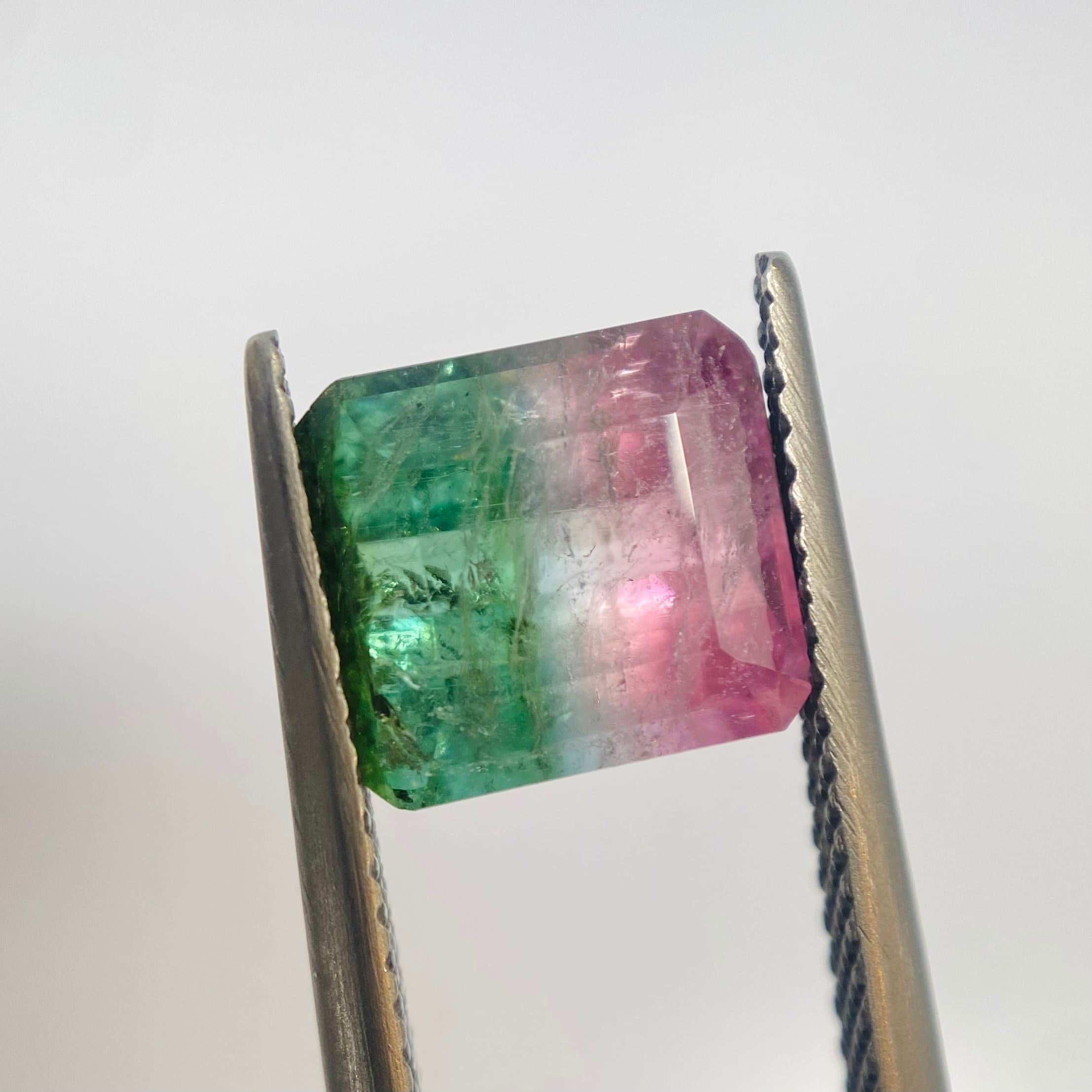 三色国旗のようなポップなパーティーカラートルマリン