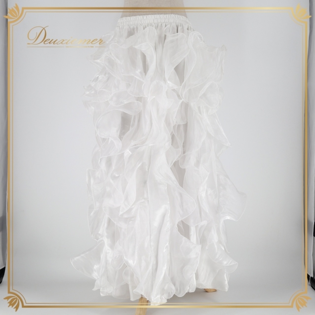 ベリーダンス オリエンタル 衣装 スカート ホワイト系 無地 フリル スリット 白 ボリューム かわいい 華やか 爽やか 明るい ダンス衣装 練習 レッスン ステージ イベント 光沢