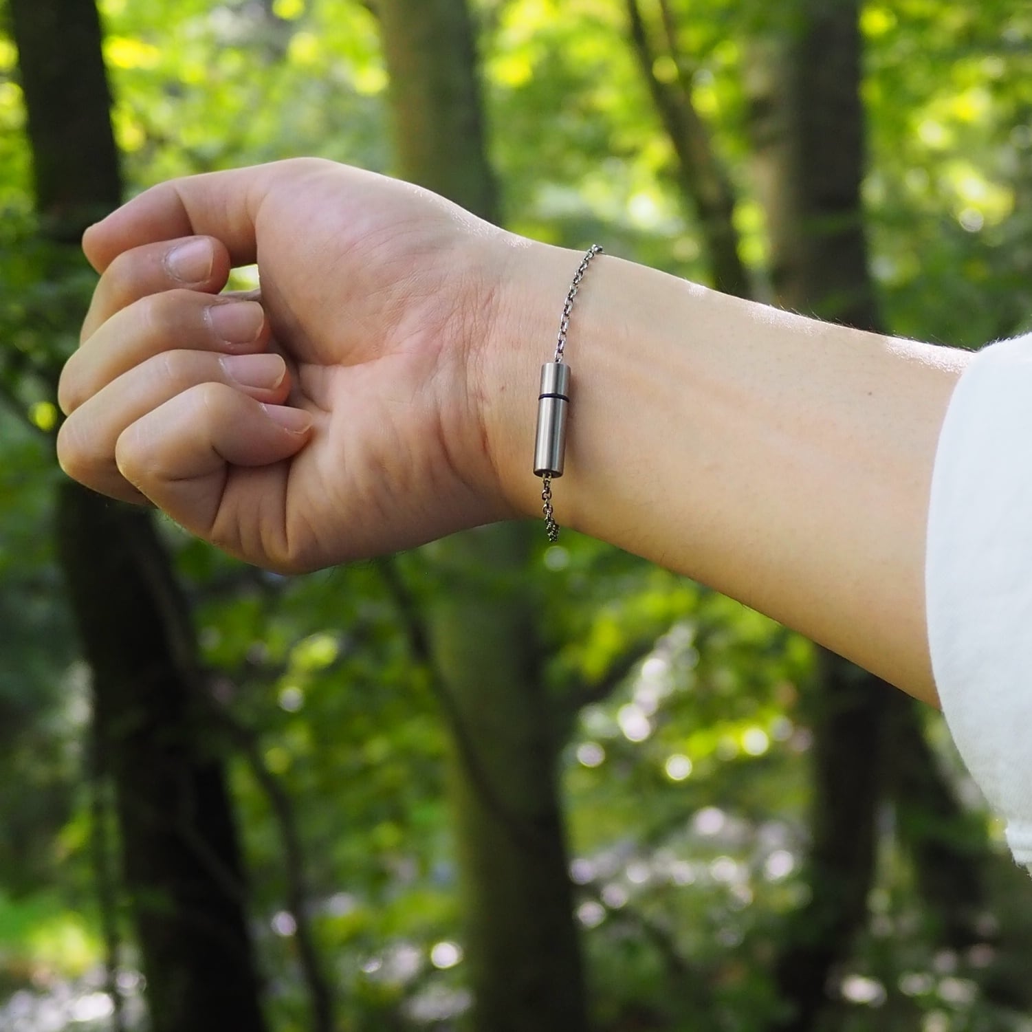 持ち歩くアロマディフューザー futo ブレスレット シャイニー