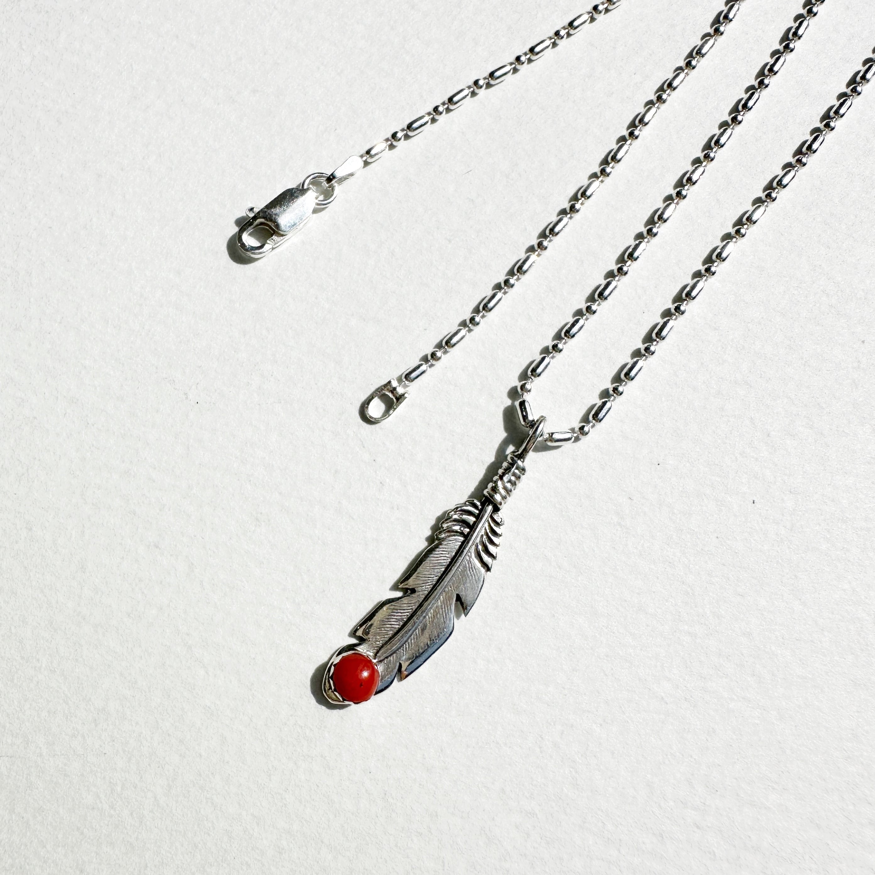Indian Jewelry》スリム フェザー ペンダント ネックレス (チェーン