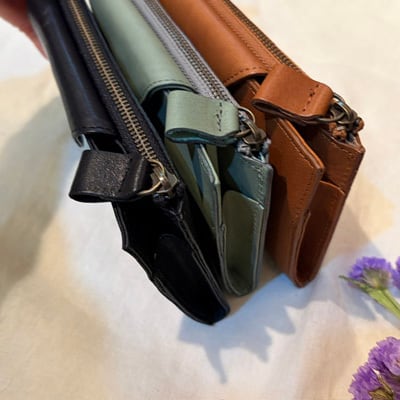 B.stuff 新色入荷!薄手の長財布