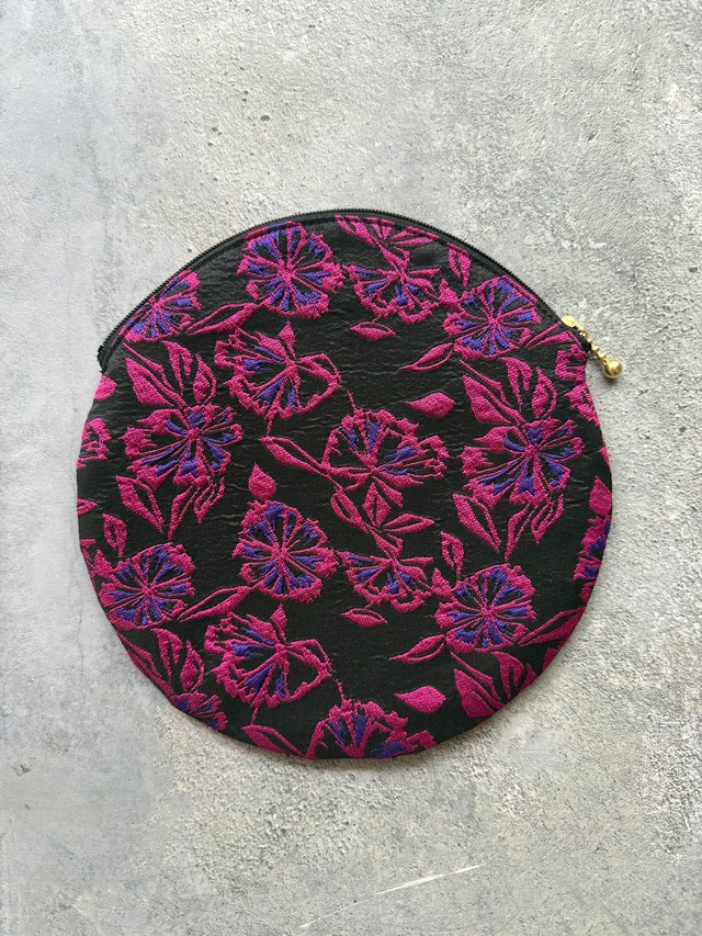 Round pouch