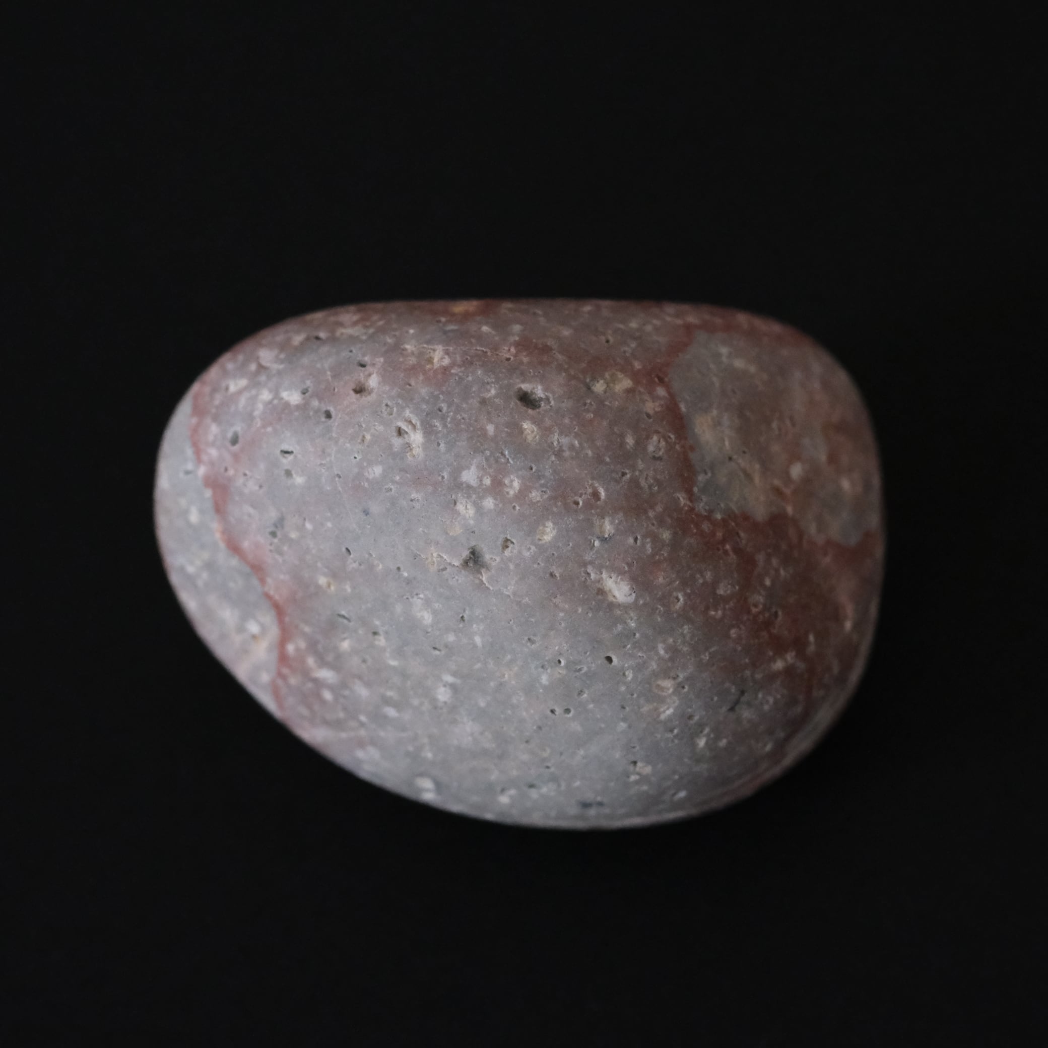 姫川薬石（赤虎） 〇 流紋岩質凝灰岩（りゅうもんがんしつぎょう