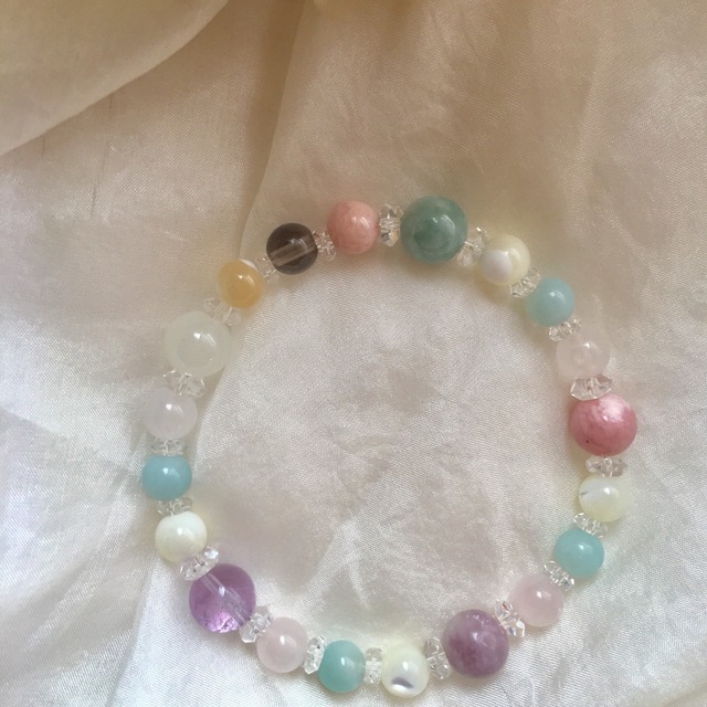 Kuan Yin クァンイン gemstone bracelet 
