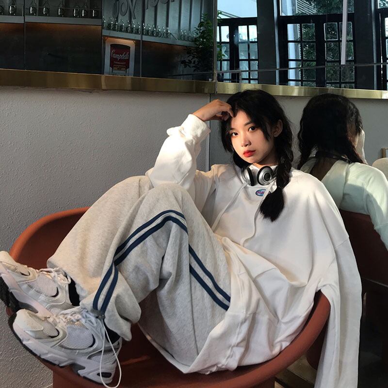 スウェットパンツ ジャージ ジョガーパンツ ライン入り ジム スポーツ 運動 ルームウェア リラックス 韓国ファッション 大人可愛い きれいめ カジュアル Luluca 韓国トレンドファッションluluca ルルカ スウェットパンツ ジャージ ジョガーパンツ ライン入り ジム スポーツ 運動 ルームウェア リラックス 韓国ファッション 大人可愛い きれいめ カジュアル Luluca 韓国トレンドファッションluluca ルルカ