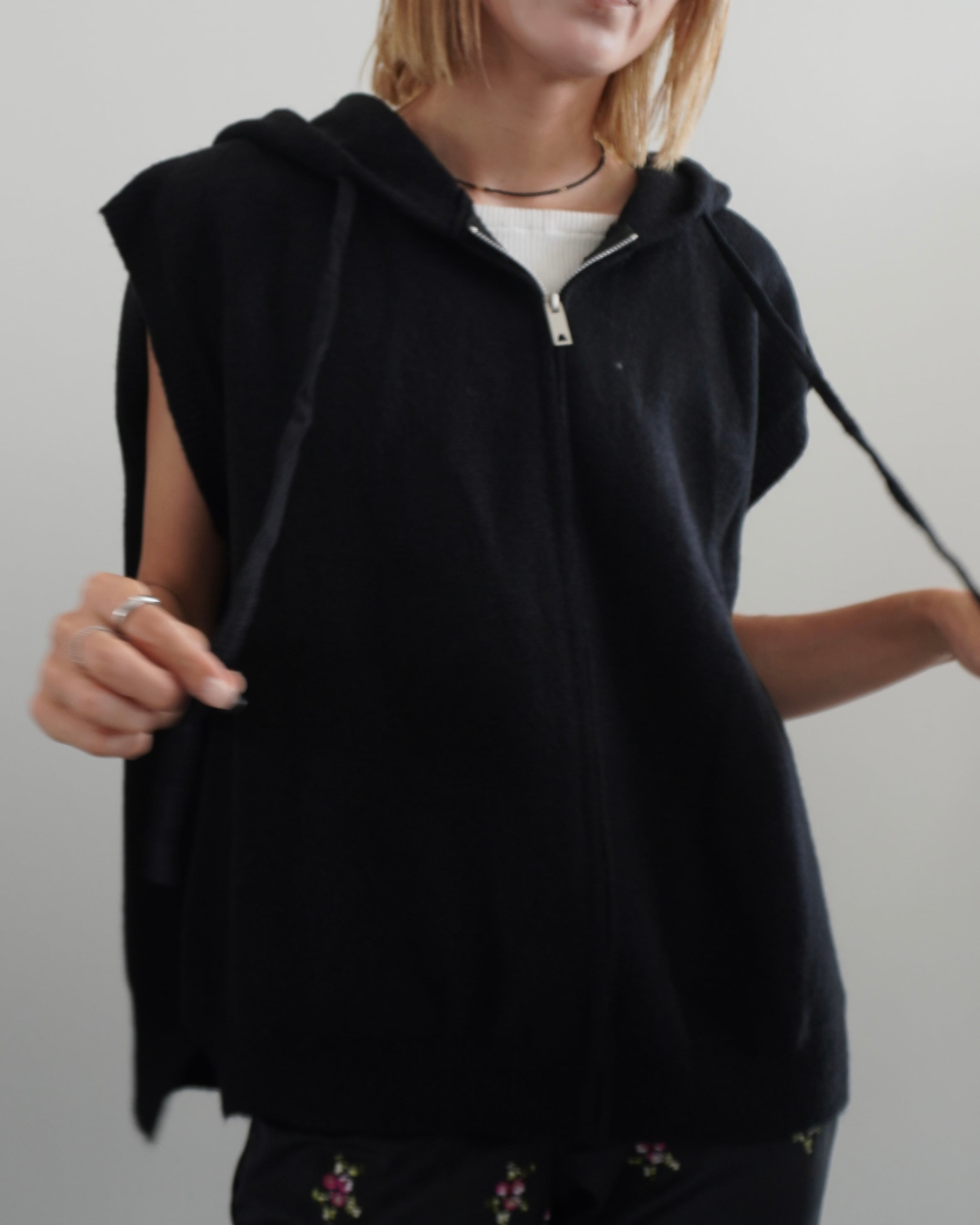 【新作アイテム送料無料】hoode knit vest