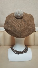 ベージュのヘリンボーンツイードのふんわりベレー ハンドメイド