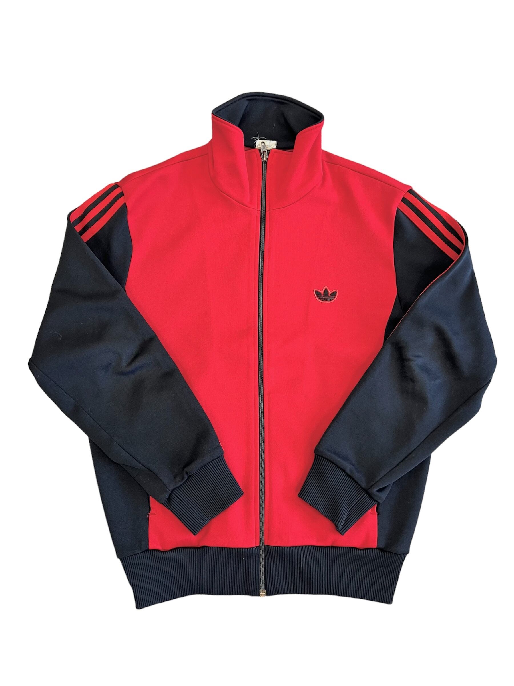 adidas トラックジャケット デサント 4号 小松菜奈着用 色違い 白黒 adidas トラックジャケット デサント 4号 小松菜奈着用 色違い 白黒