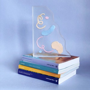 Sebastian Sochan "Close to me" Bookend