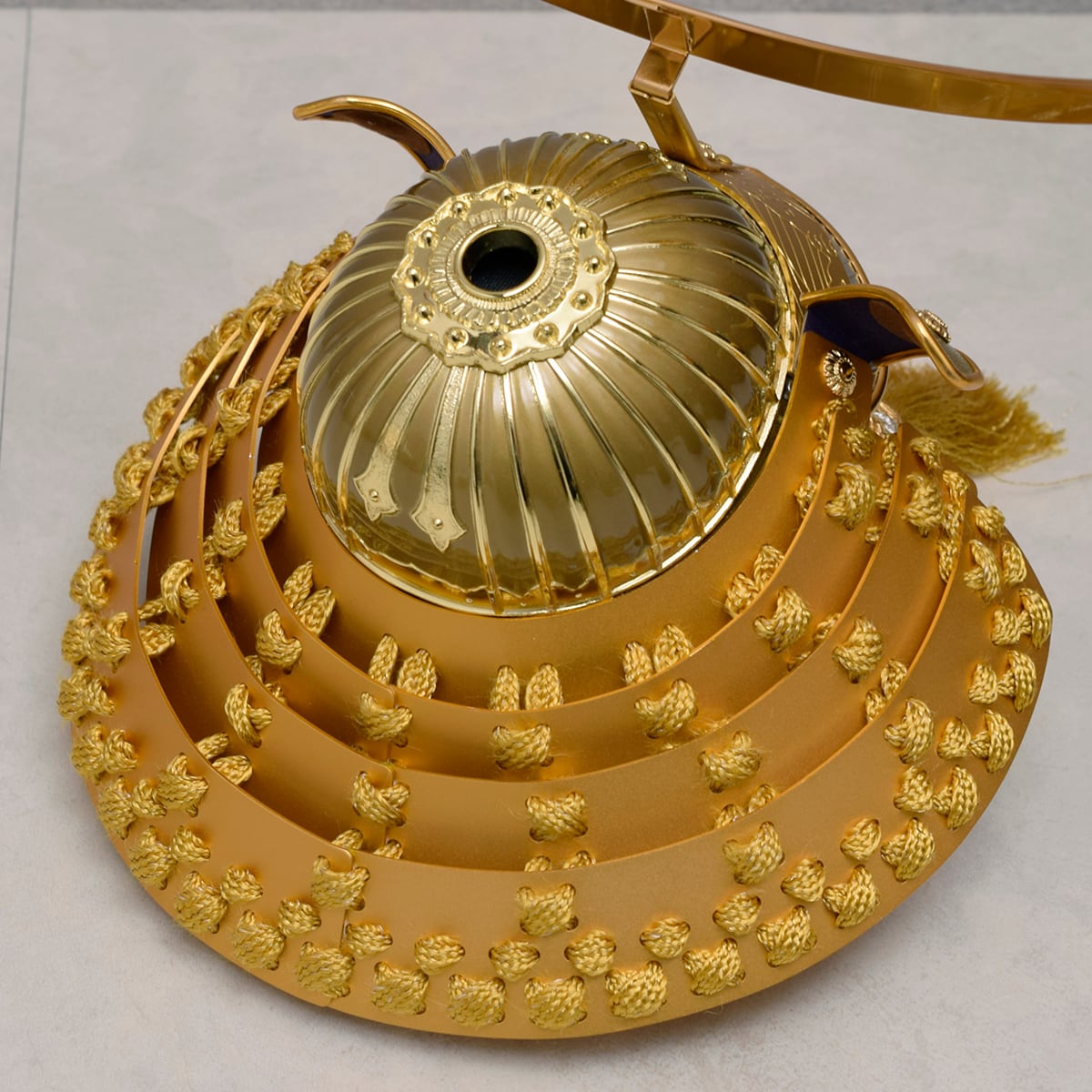 兜飾り【黄金伊達政宗・青針松】タモ突板収納上手｜寄木細工｜おしゃれ