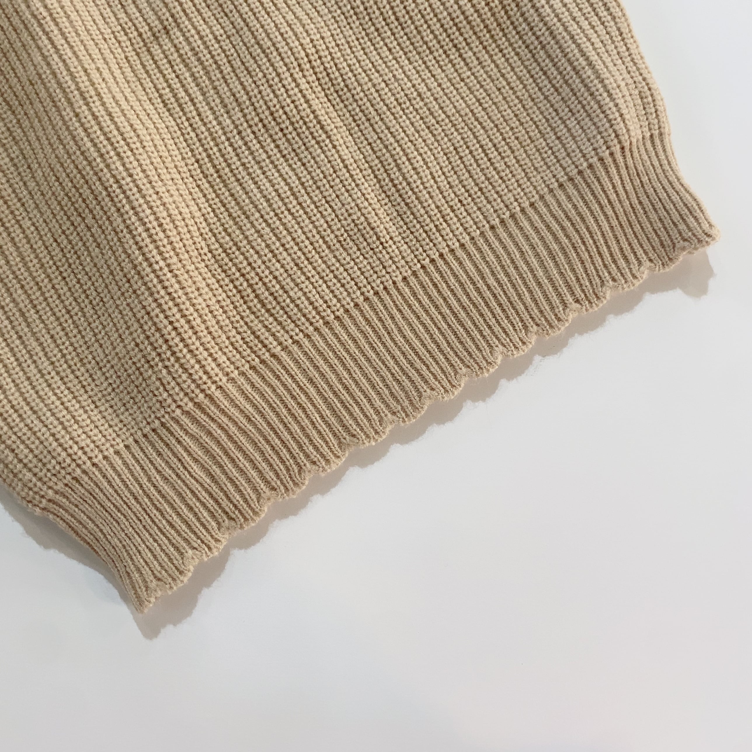 90,100cm　パフスリーブ薄手ニット