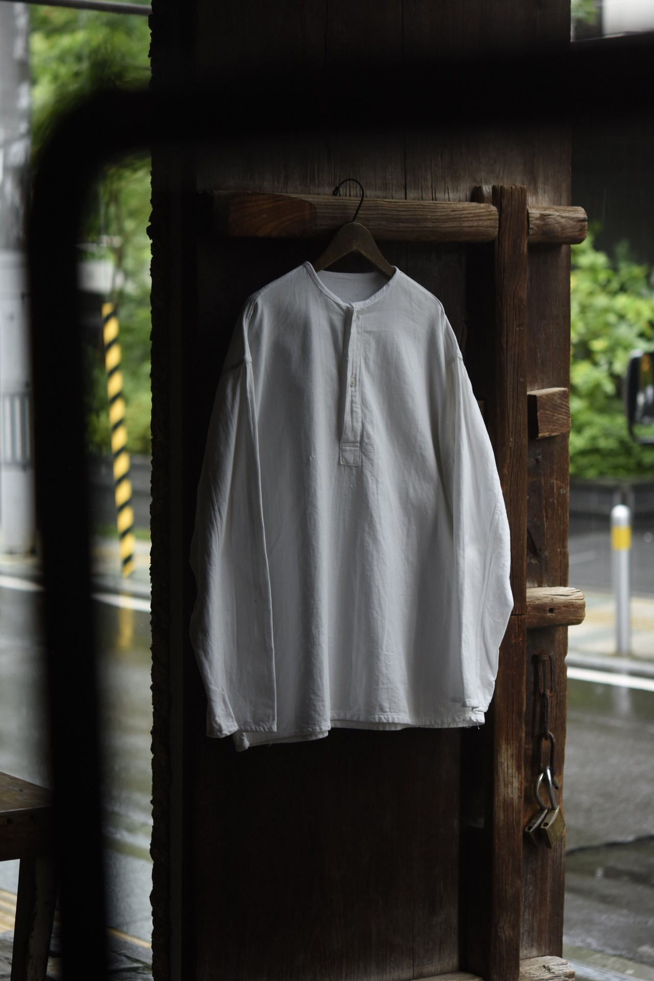 Utah／70's russian military pullover sleeping shirt／white
