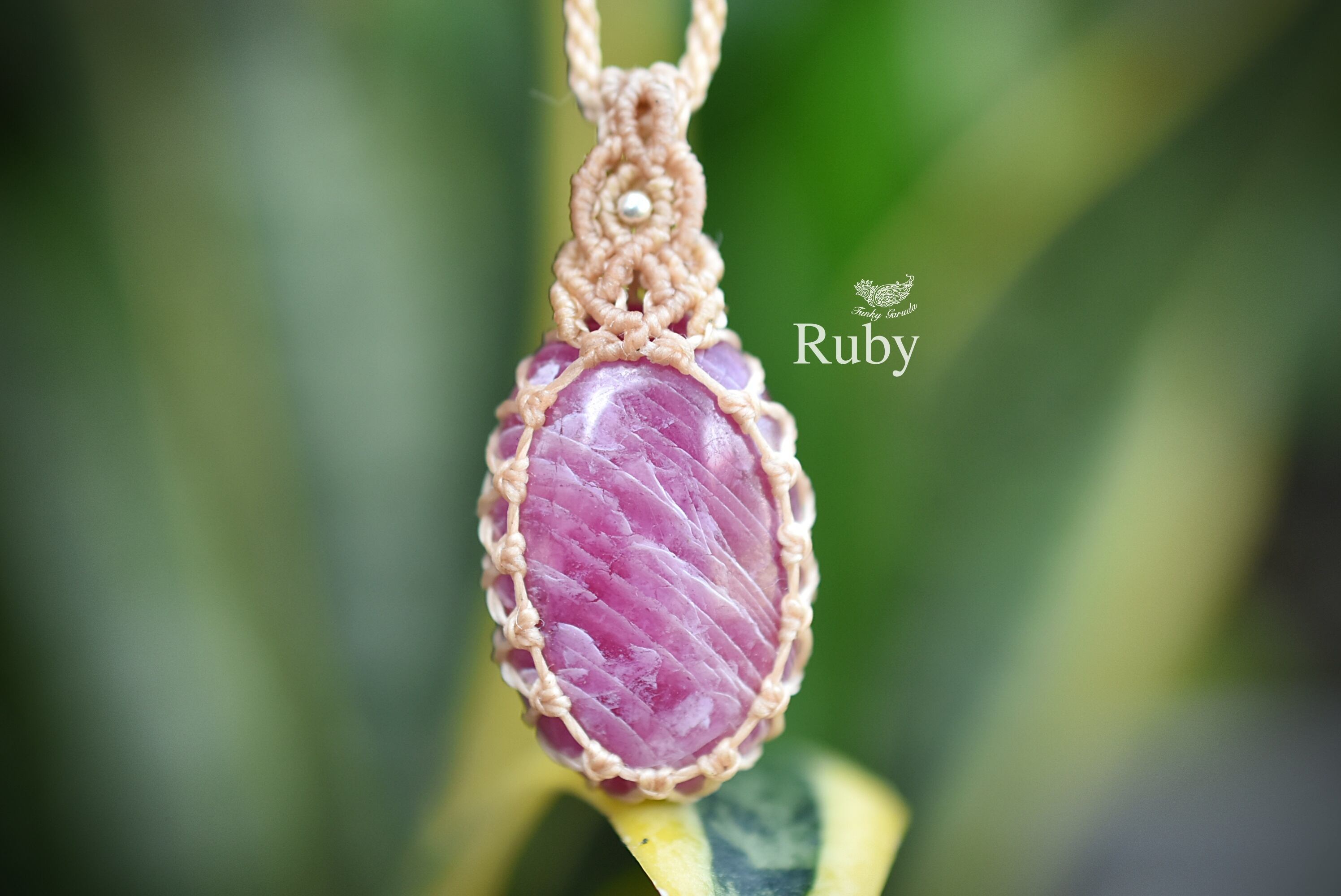 アートな傾斜シラー★ルビーマクラメネックレス1184