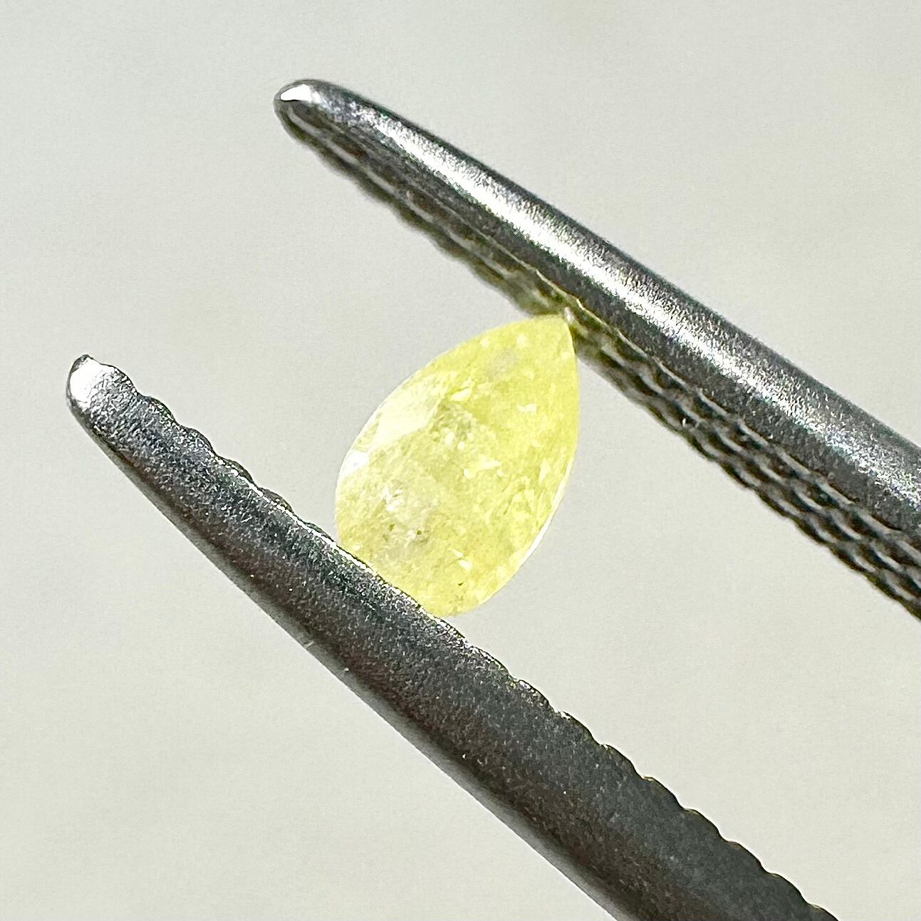 アフガニスタン産】ピンクアパタイト(イエロー蛍光)