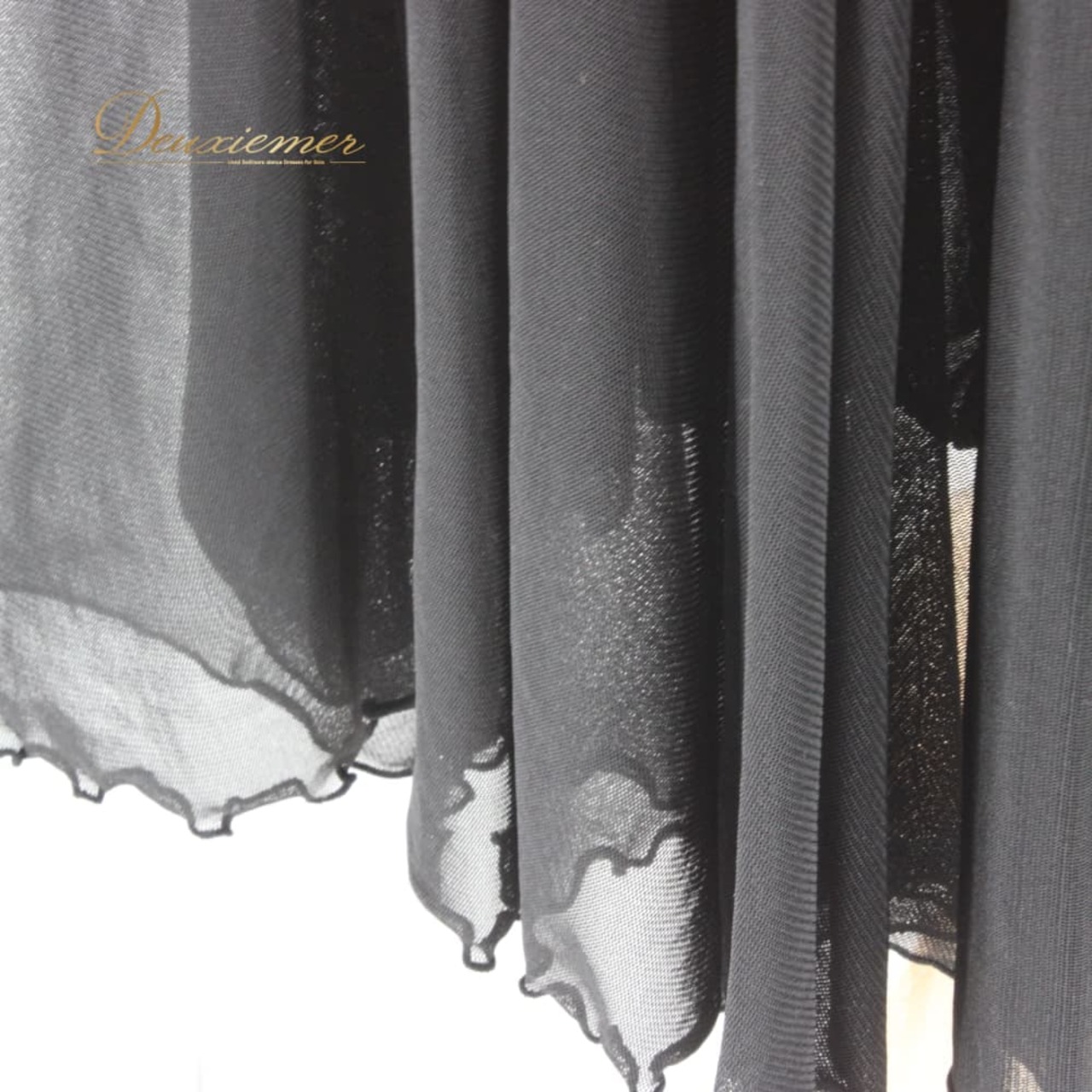 社交ダンス 衣装 スタンダード ドレス ワンピース レッスンウェア パーティドレス レディース Leirena 黒 ブラック系 無地 レース シンプル ブラックフォーマル系 モダン デザイン きれいめ シック エレガント 上品 ロングワンピース 袖あり 長袖 フレアスカート スカート丈ロング フリル ストレッチ 伸びる 体型カバー 大人かわいい ダンス用 競技用 練習用 発表会 先生用 レッスン 黒ドレス ロングドレス ウエスト切替 フロントファスナー 裾広がり レース袖 透け感 メッシュ シースルー