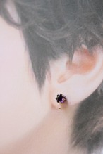 アメジストのプチピアス