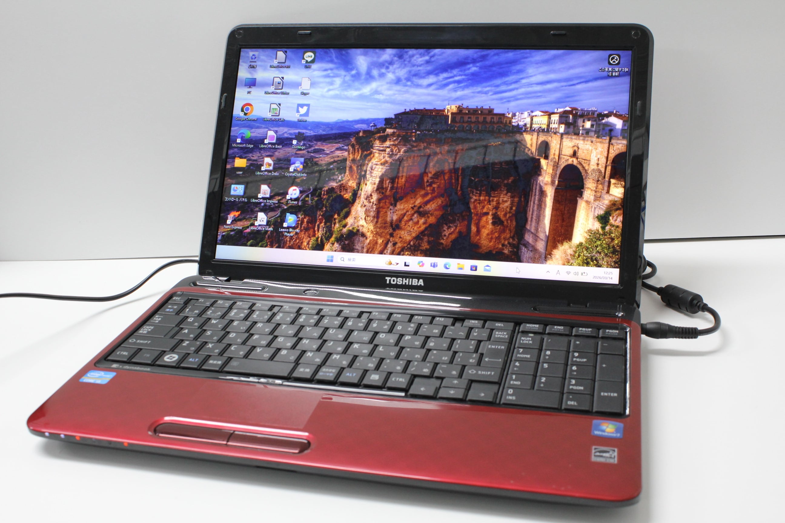 中古ノートPC】東芝〈dynabook T554/45KB3D〉Intel Core i3/SSD256GB