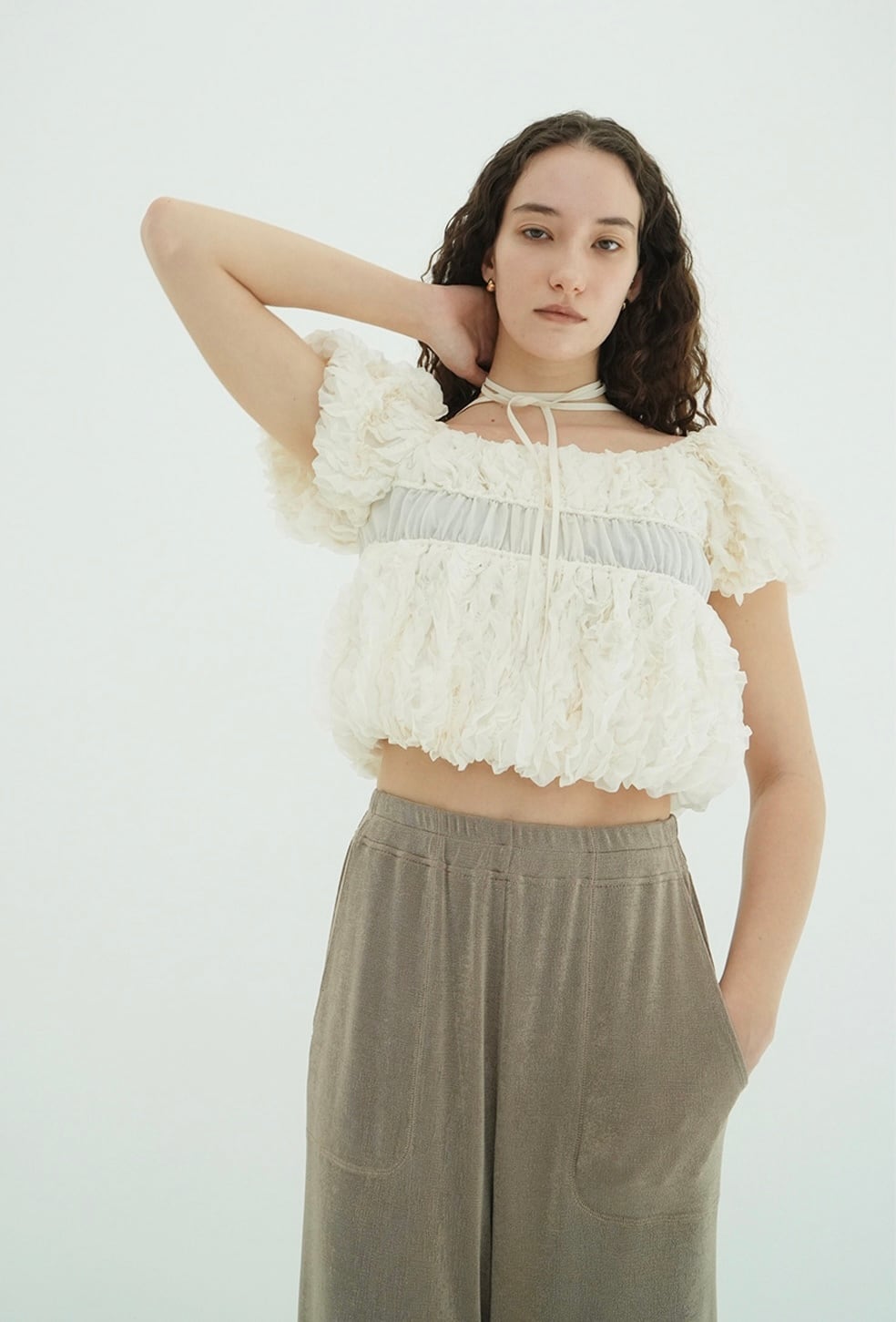 CLANE W FACE TOPSTITCHED FRILL TOPS -IVORY- | Chapel