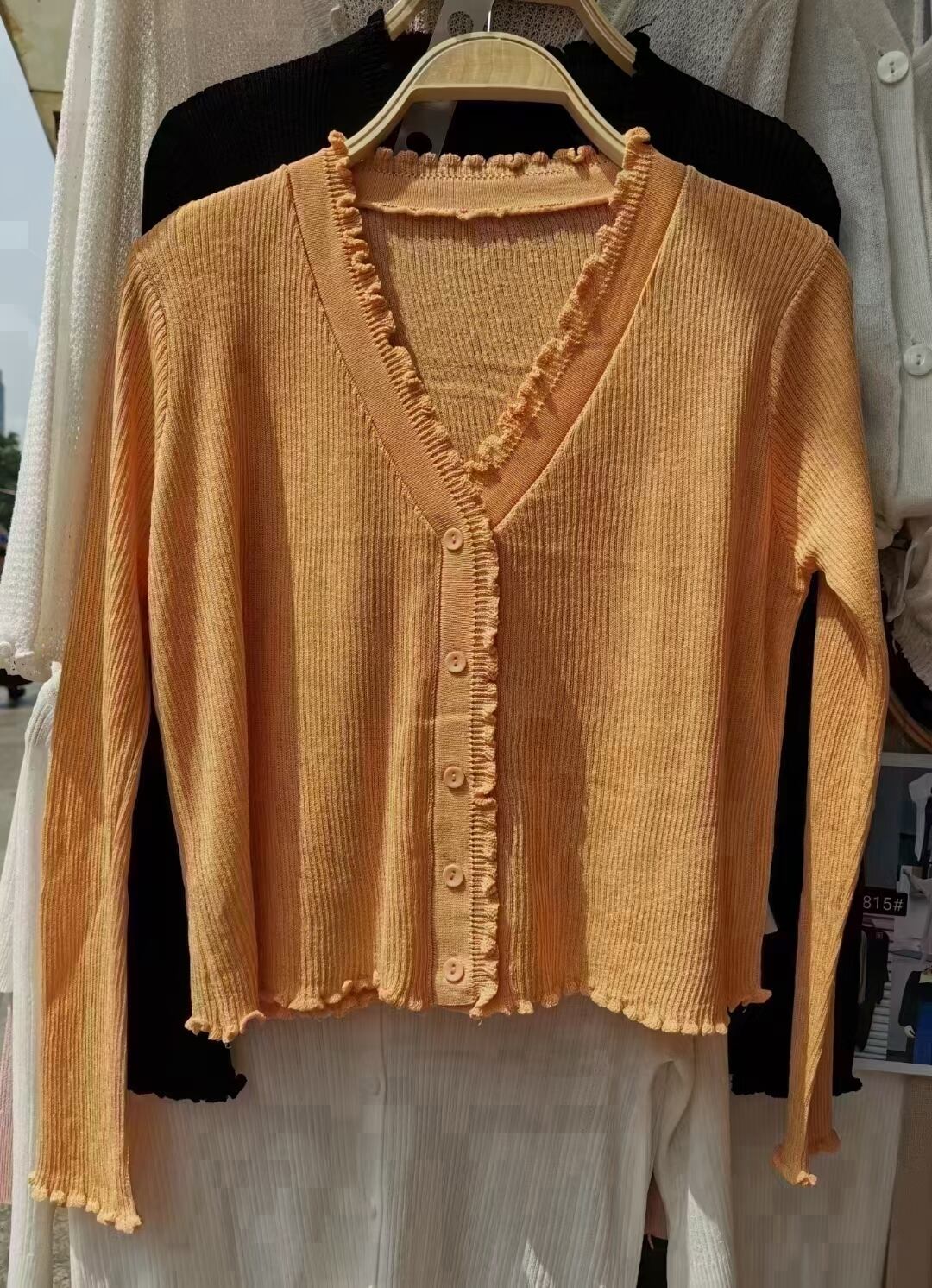 メロウ仕様Vネックカーデ　AJ12541-9930