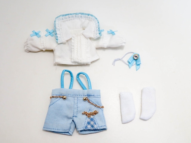 ねんどろいどどーる おようふくセット サスペンダー付きショートパンツセット(ホワイト＆サックスブルー)衣類